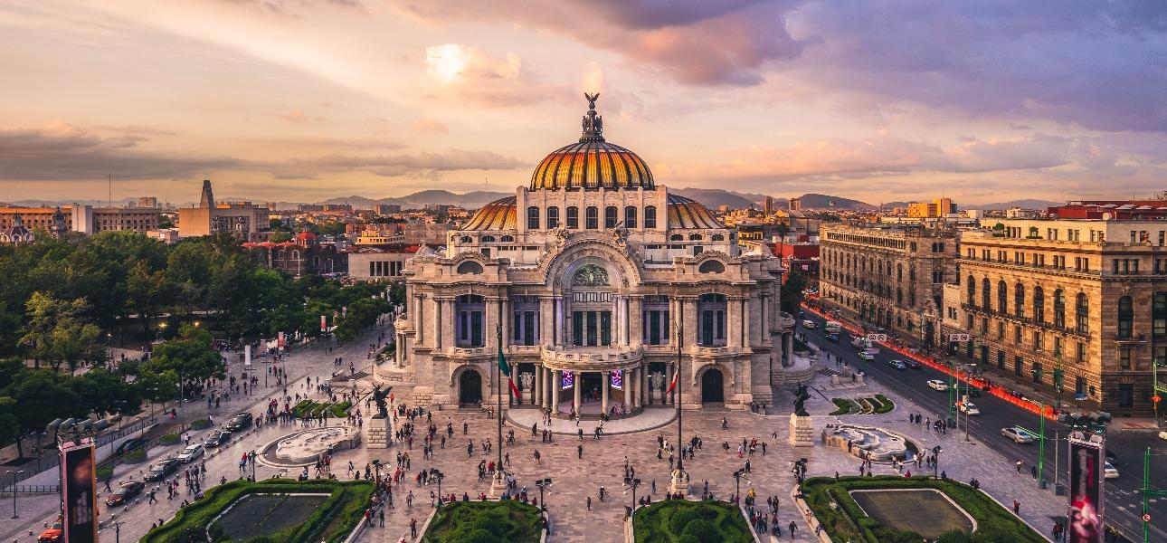 Explorați farmecul istoric al orașului Mexico City