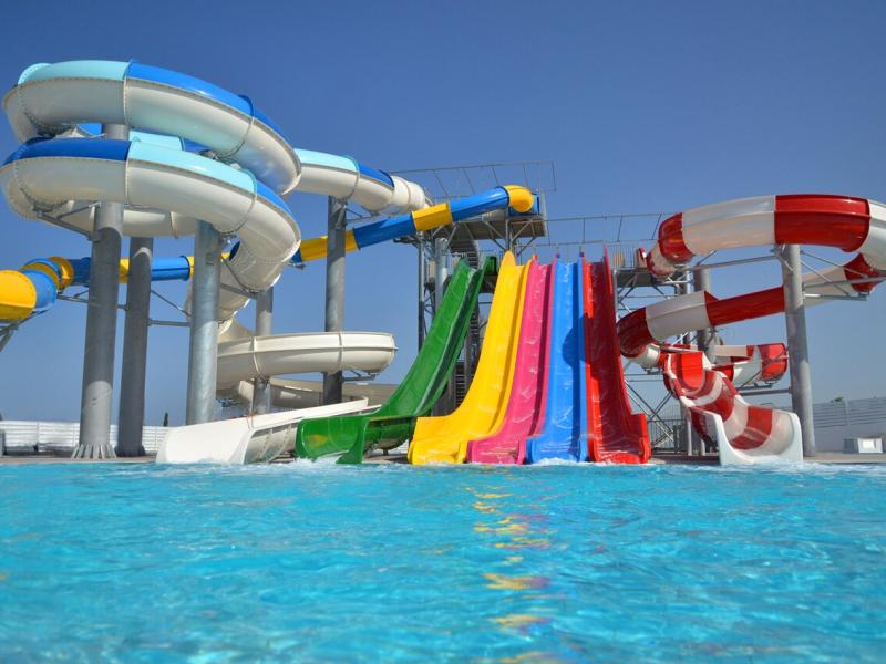 Hotelul și stațiunea King Evelthon Beach