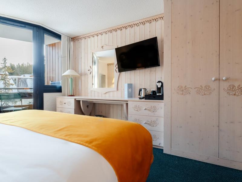 Lake Hotel Courchevel 1850 by HappyCulture