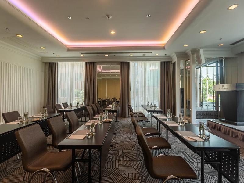 Renaissance Riverside Hotel Saigon
